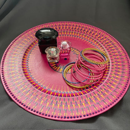 Centro de mesa de boda con mandala y arte de puntos coloridos, Henna Mehndi, cargador para eventos