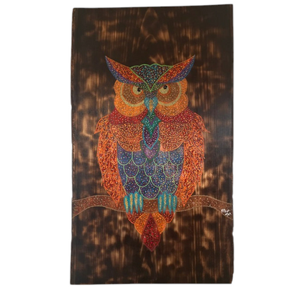 OWL Dot Art en un borde vivo de tilo con fondo quemado de madera Decoración de arte de pared de oficina en casa